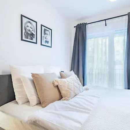 Rooftop Access - Luxy With Balcony Budapest