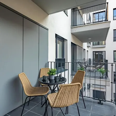 Apartman Rooftop Access - Luxy With Balcony