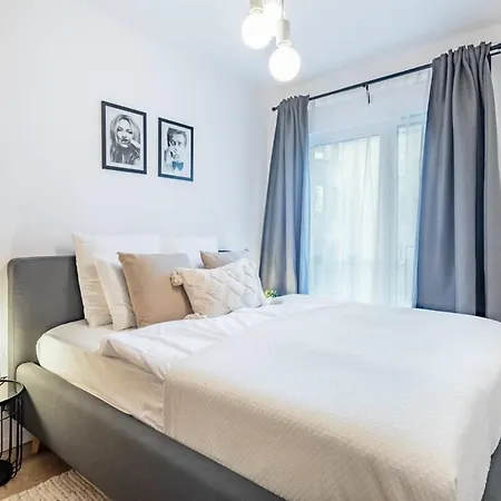 Apartman Rooftop Access - Luxy With Balcony *