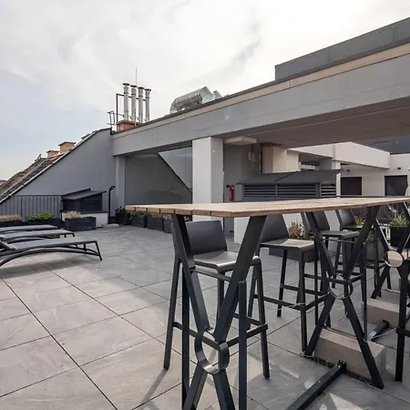 Rooftop Access - Luxy With Balcony Apartman Budapest