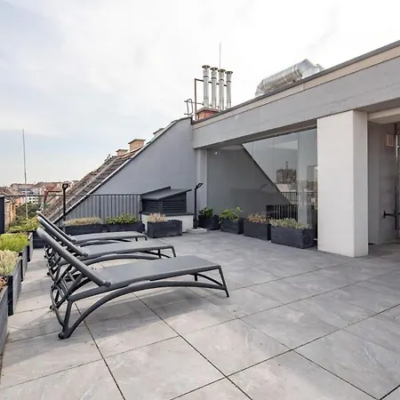 Rooftop Access - Luxy With Balcony *