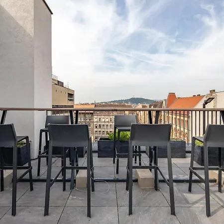 Rooftop Access - Luxy With Balcony * Budapest